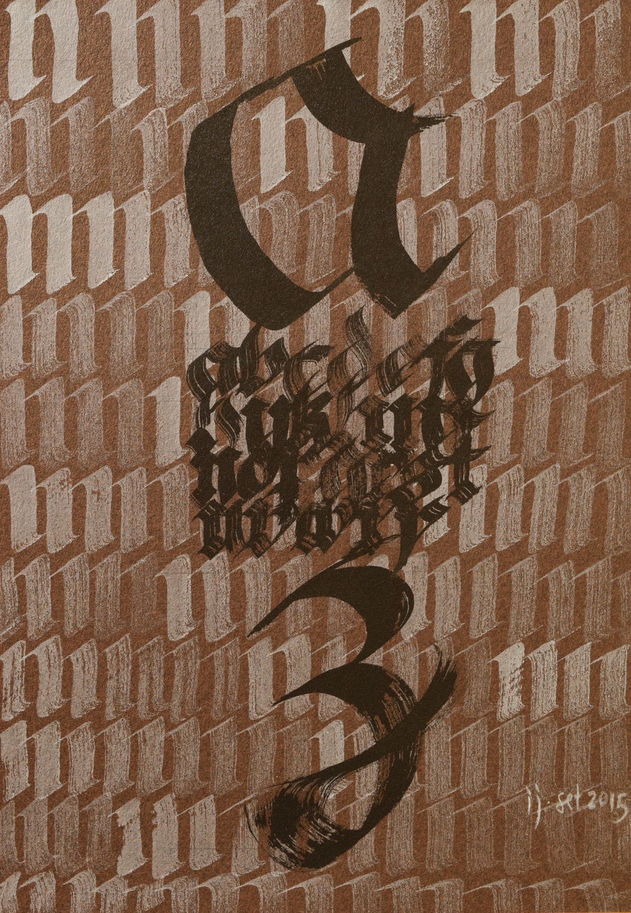 Caligrafia com letras em preto sobre fundo de letras “m“ em branco sobre papel marrom