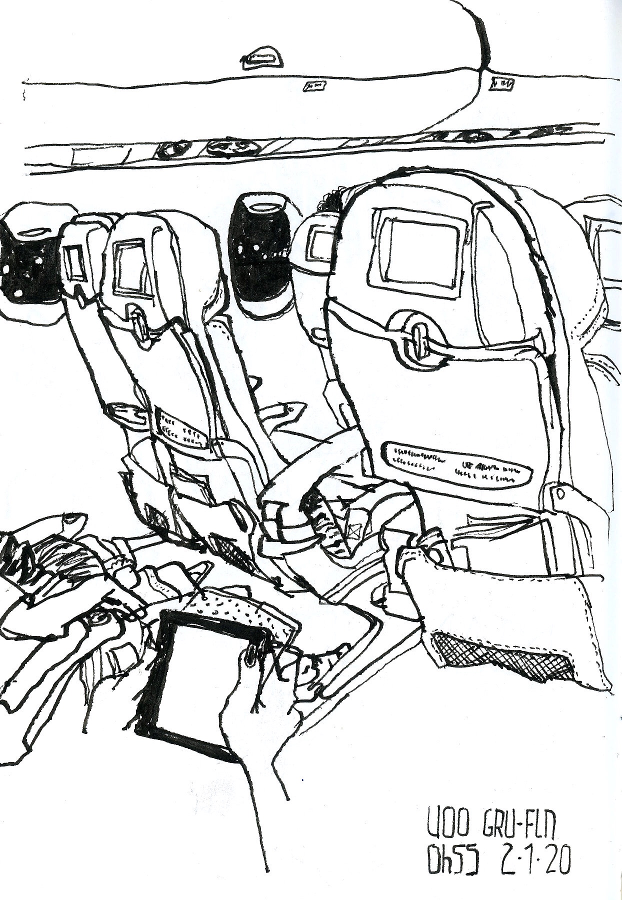 Desenho a traço do interior do avião mostrando a parte traseira das poltronas. Pela janela, vê-se que já é noite