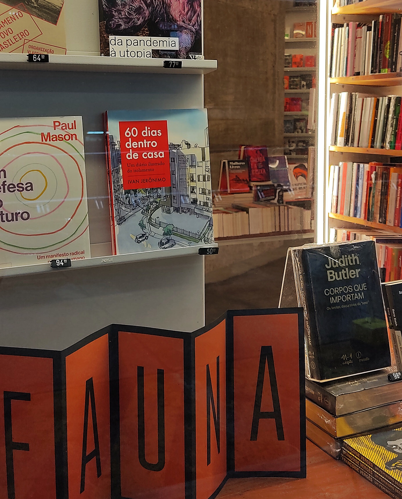 “60 dias dentro de casa” chega à livraria Megafauna em São Paulo