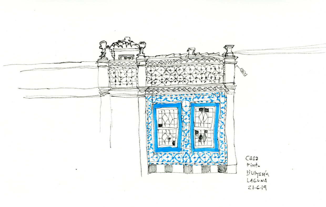 Desenho incompleto mostrando fachada com azulejos azuis de uma casa