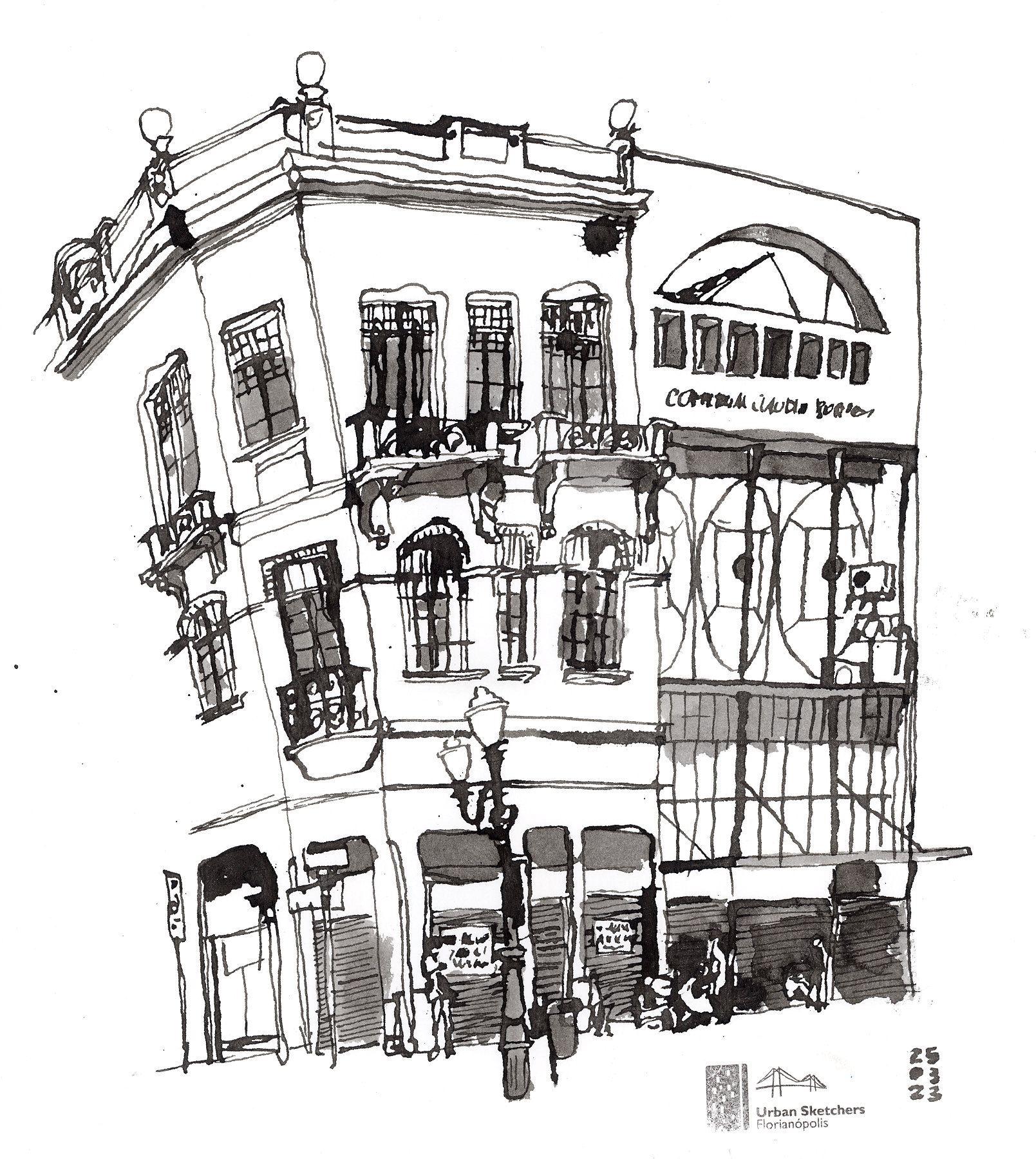 Desenho a traço, em preto e branco, mostrando uma construção antiga de três andares de esquina e ao lado um centro comercial moderno